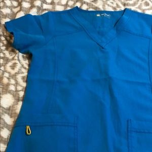 WonderWink 4-way stretch scrub top blue size small